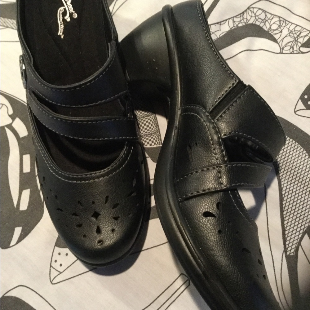 EASY Street Shoes